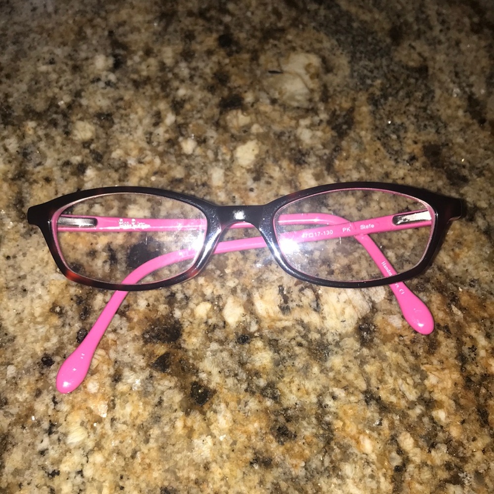 Lilly Pulitzer girl reading glases